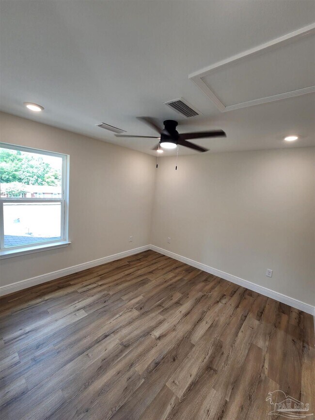 Photo - 3305 Bluewater Dr