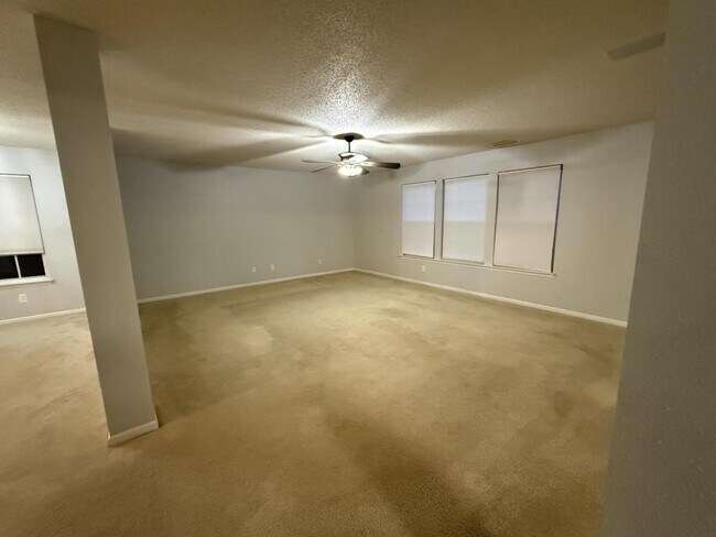 Photo - 14302 Holly Berry Cir