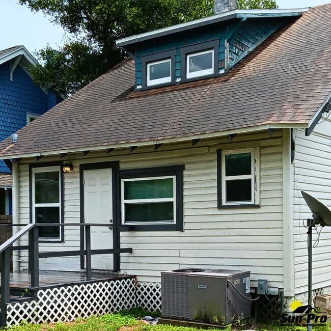 Photo - 212 Mullally St