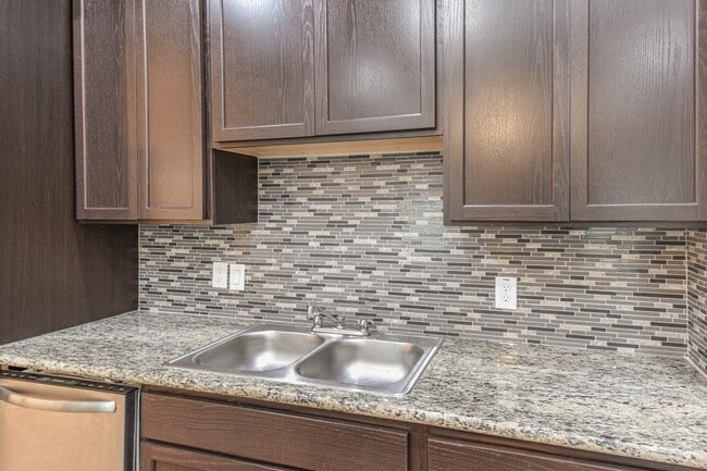 Photo - 15627 Sycamore Dr