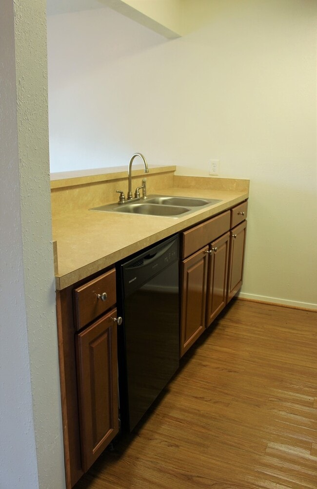 Photo - UPSTAIRS 2 BD UNIT w/ PRIVATE COVERED BALCONY Unit C