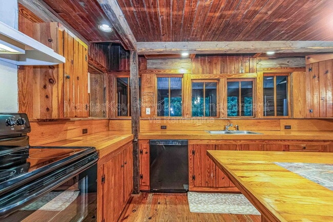 Photo - 380 Hatley Rd