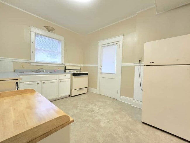 Photo - 218 E Navarre St Unit 1