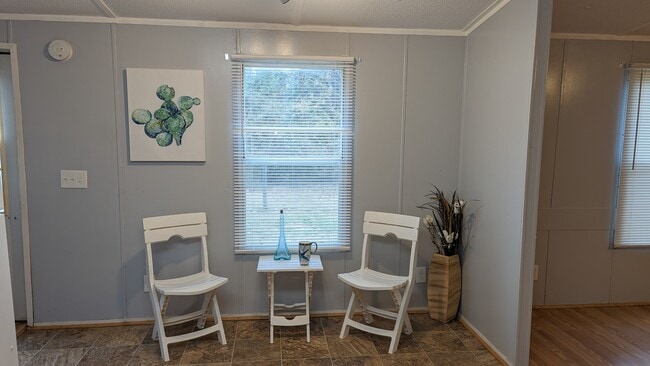 Photo - 106 Sumac Ln