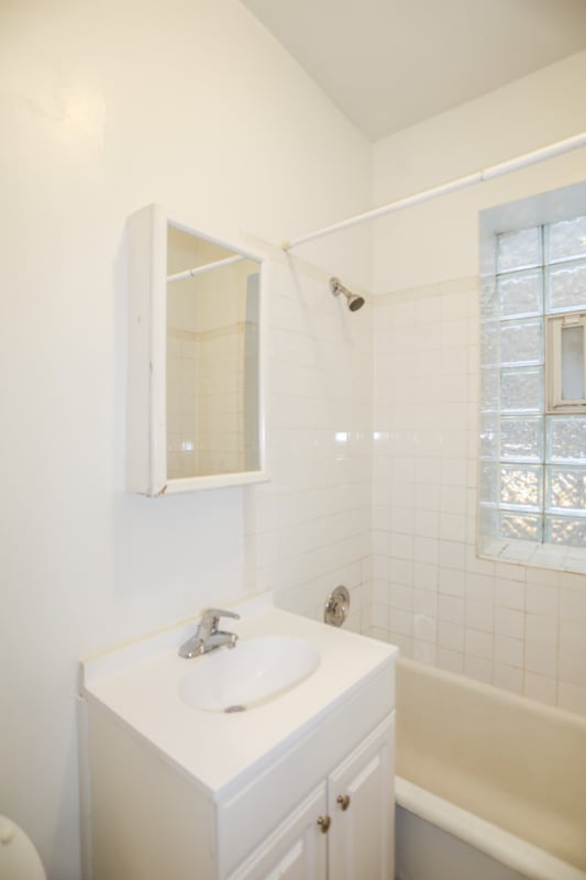 Photo - 6916 N Lakewood Ave Unit 4