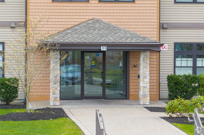 Entrada - Sterling Hill Stoneham