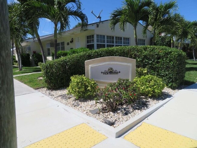 Building Photo - 327 S Ocean Blvd Rental