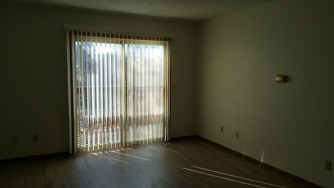 Photo - 1 bedroom, 1 bath condo on Iowa City's west side Unidad 5