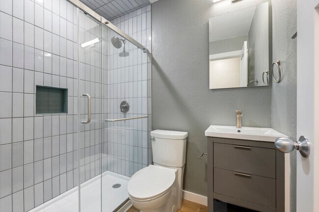 Photo - 811 N Pleasant St Unidad Apt. F