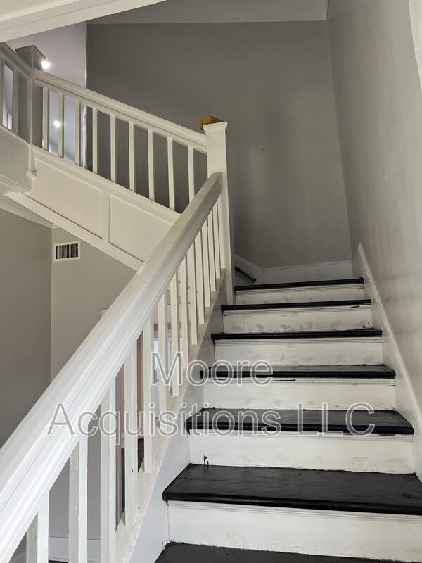 Photo - 1018 W Sears St