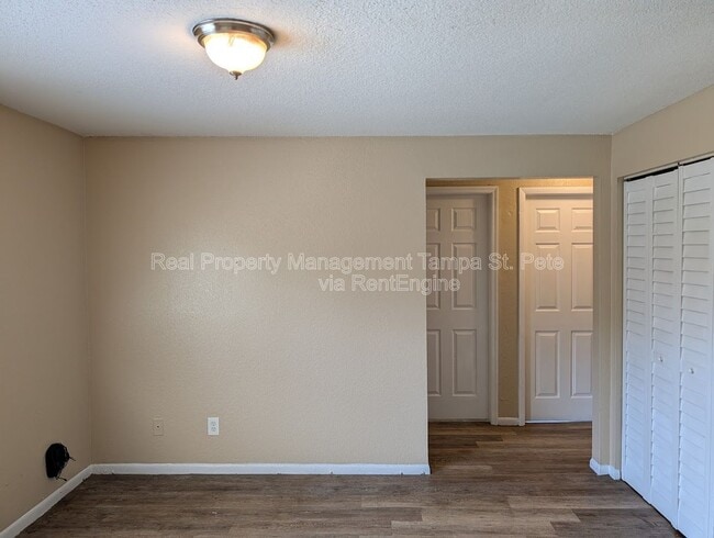 Photo - 8429 N 39th St Unidad 3