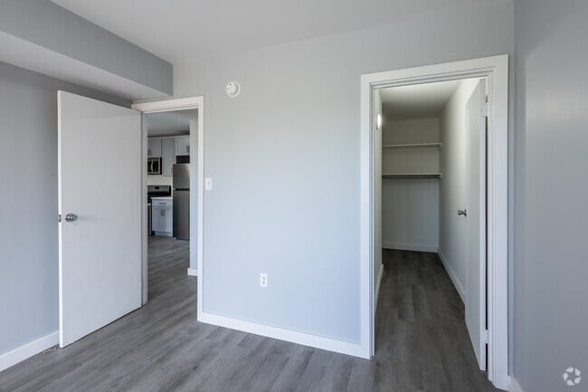 1BR 1BA
