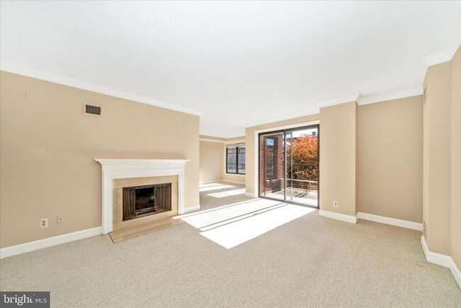 Photo - 1080 Wisconsin Ave NW Unidad 3001