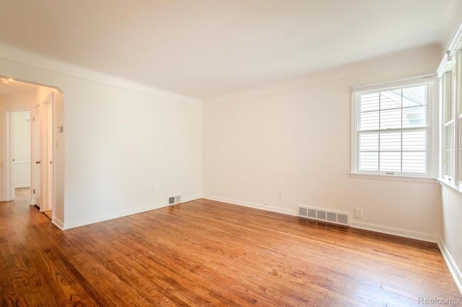 633 N Dorchester Ave