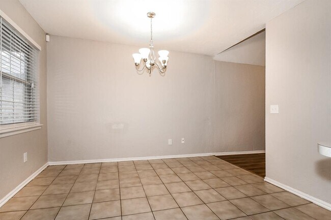 Photo - 2607 Lonnie Ln