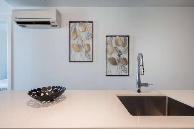 Photo - 665 Rue Versailles Unit SI ID1261796P