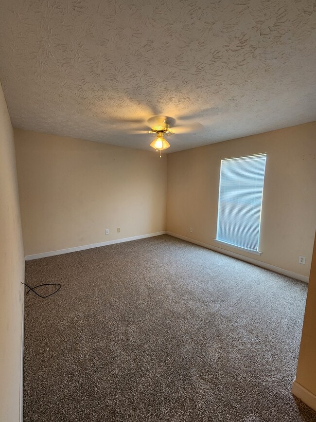 Photo - 112 Sheila Blvd