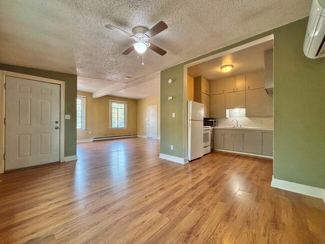 Photo - 1635 W Pacific Ave Unidad A