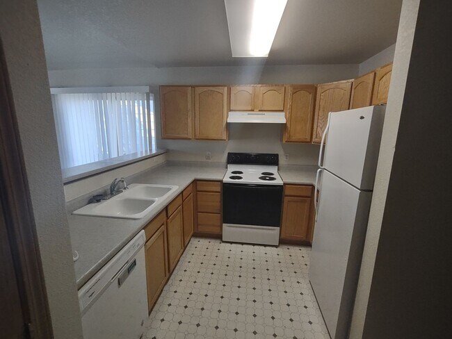 Photo - ALL PROSPECTIVE TENANTS MUST SUBMIT A $58 NON-REFUNDABLE APPLICATION FEE PER APPLICANT ONLINE AND...