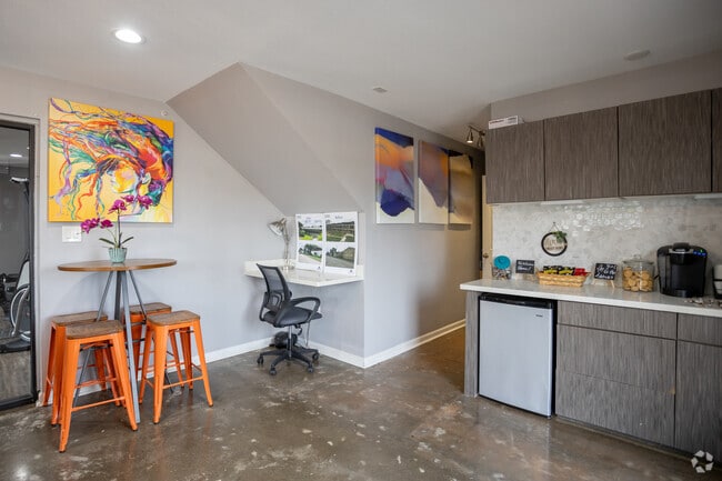 Leasing Office