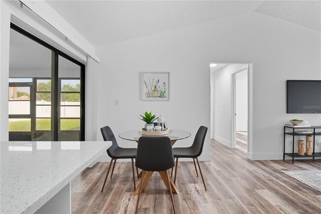 Photo - 205 Red Maple Dr