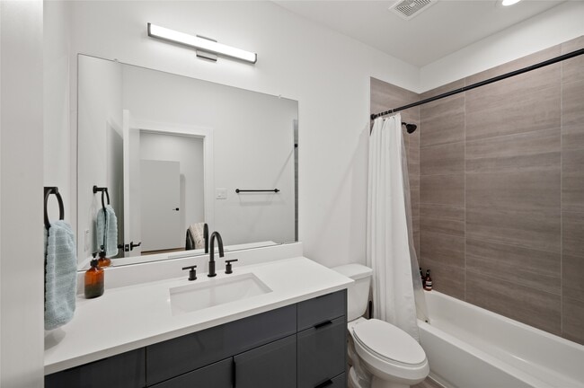 Building Photo - 6742 Peerless St