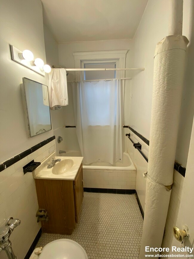 1687 Commonwealth Ave Unit 16