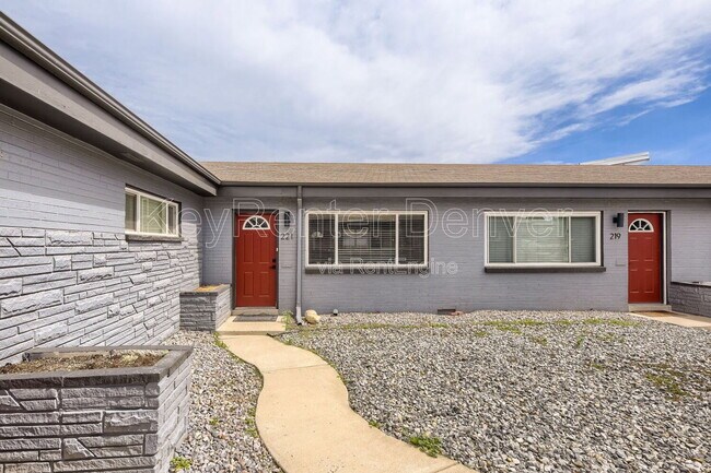 Photo - 221 S Holly St