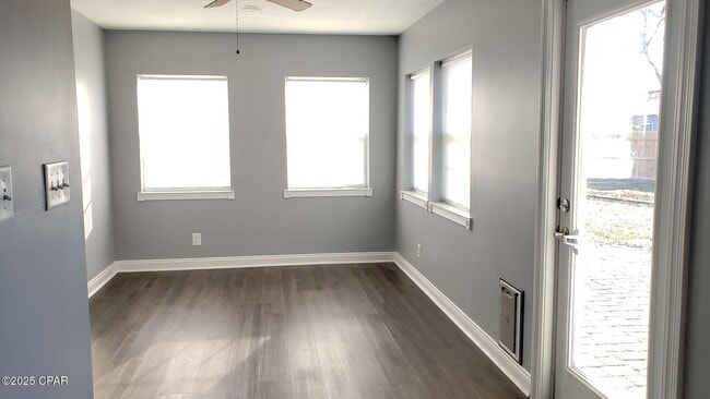 Photo - 1905 Rhett Pl