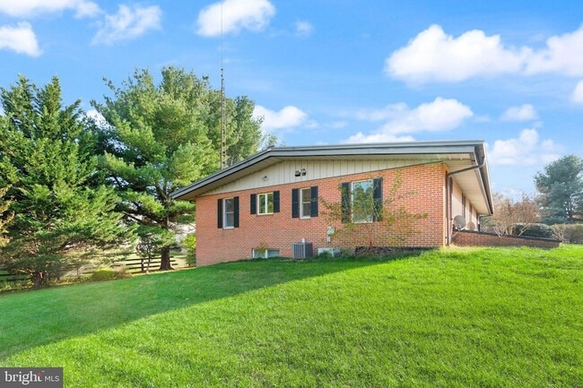 Photo - 318 Evergreen Mills Rd Rental