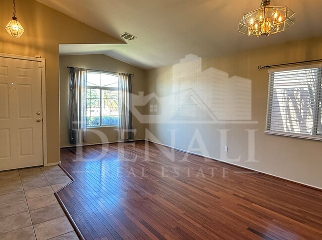 Photo - 923 E Monterey St