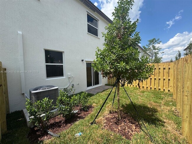 Photo - 2439 SE 28th St