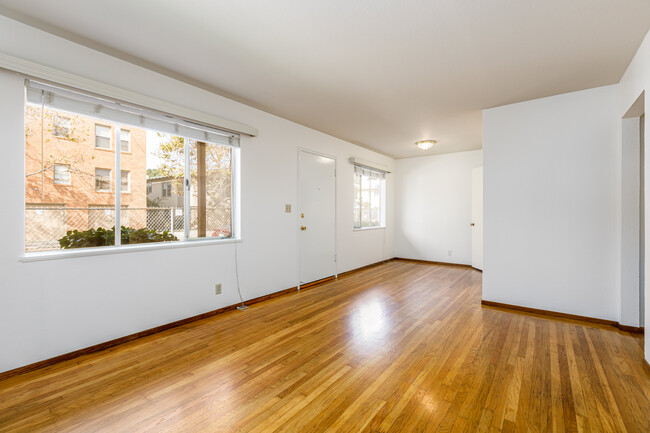 Dining area - 3800 Shafter Ave Apartments Unit 3800