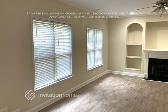 Photo - 2116 Leafmore Ct SE