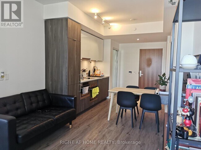 Photo - 15 Queens Quay E Unit 1307