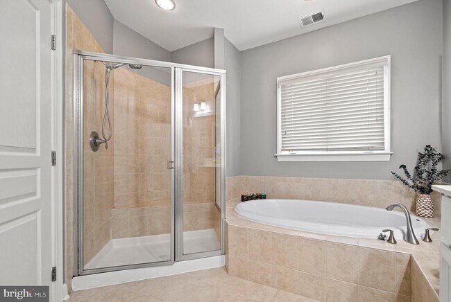 Photo - 7704 Water St