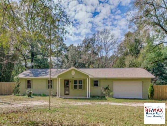 Building Photo - Wonderful 5 bedroom home! Now offering hal...
