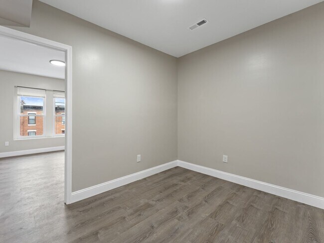 Photo - 1517 W Westmoreland St Unidad 3