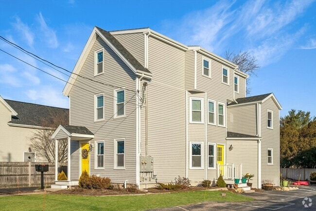 Building Photo - 30 E Chestnut St Unit 30 Rental