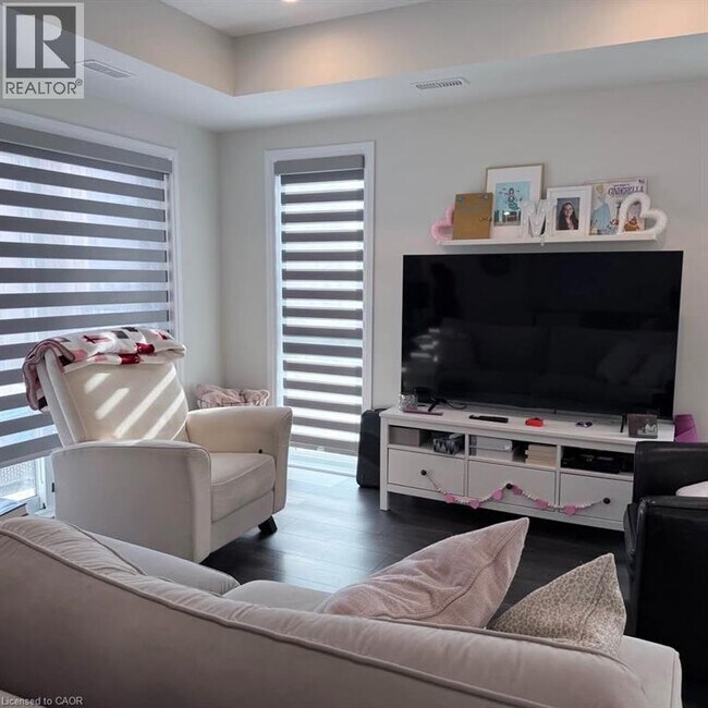 Photo - 32 Urbane Blvd