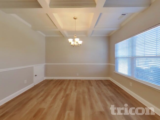 Photo - 1013 Eldon Ln