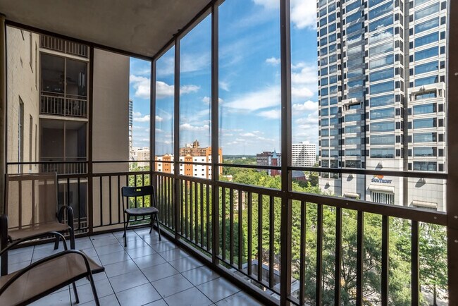 300 W Peachtree St NW Unidad SI ID1299357P