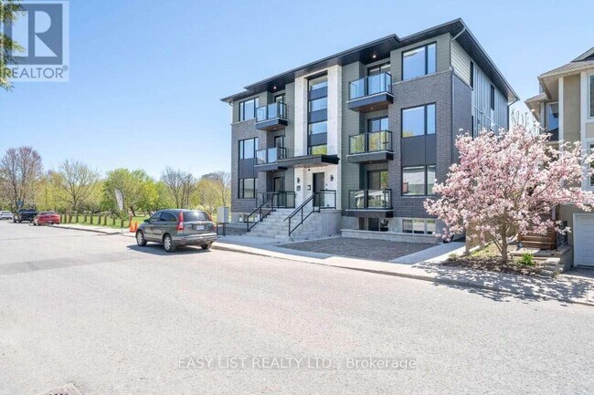 Building Photo - 152 Springhurst Ave