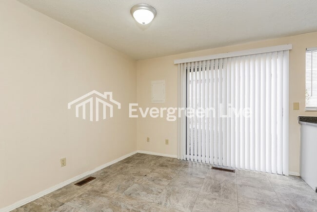 Photo - 7795 Mt Hood