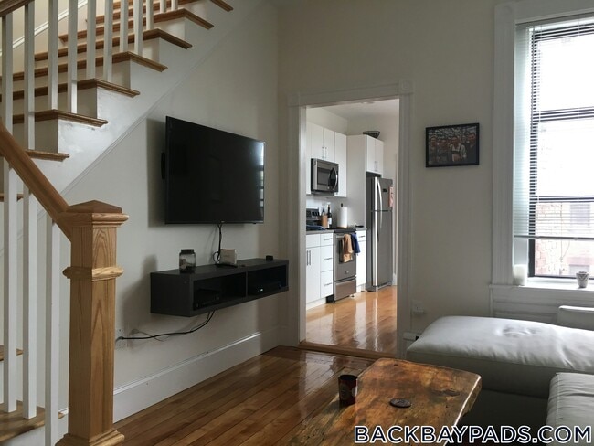 Building Photo - 499 Beacon St