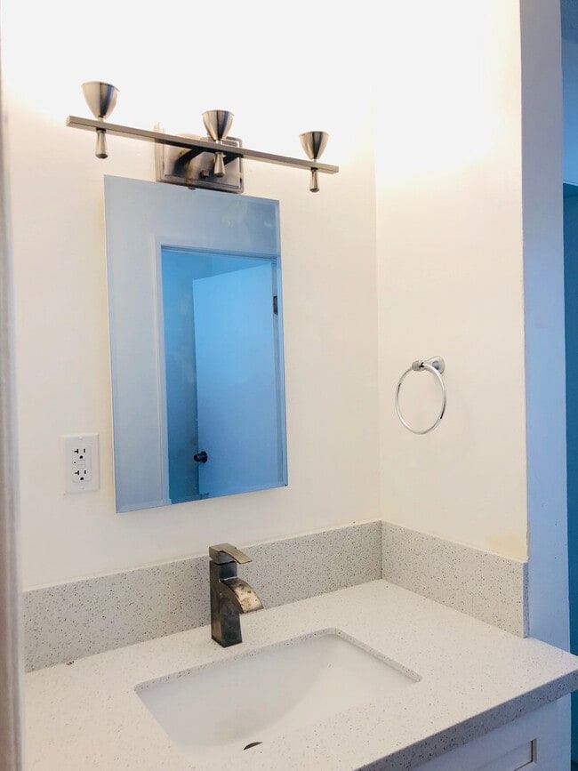 Lakewood Landing Apartments
