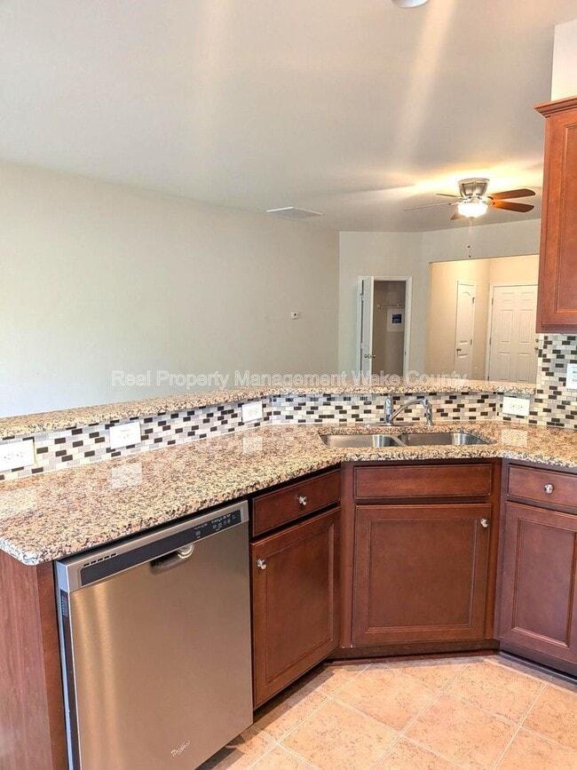 Photo - 205 Olivet Loop