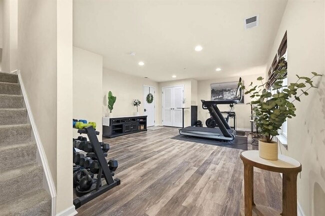 Photo - 601 Pointe View Dr