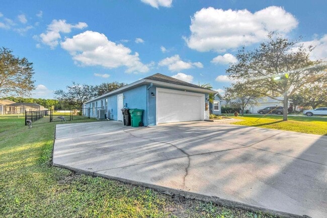 5464 NW Milner Dr