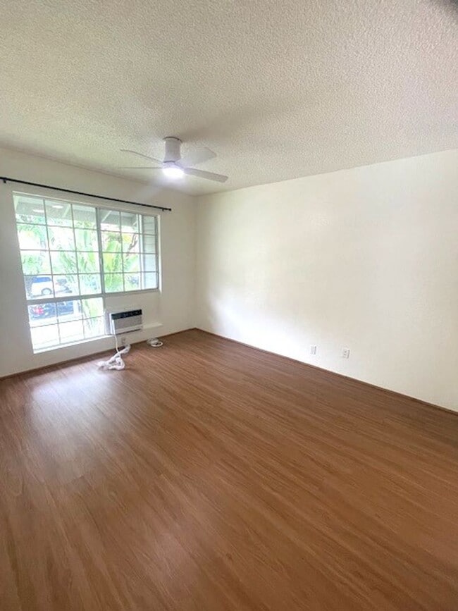 Photo - Recently Renovated 2 Bedroom / 1 Bath in K...